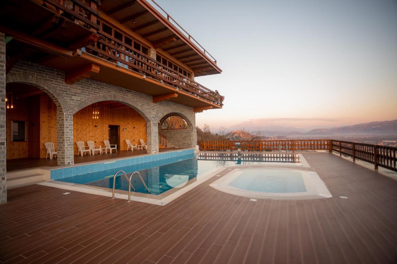 Wooden House Hotel Canaj Buitenkant foto