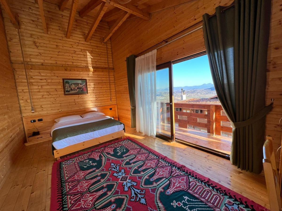 Wooden House Hotel Canaj Buitenkant foto