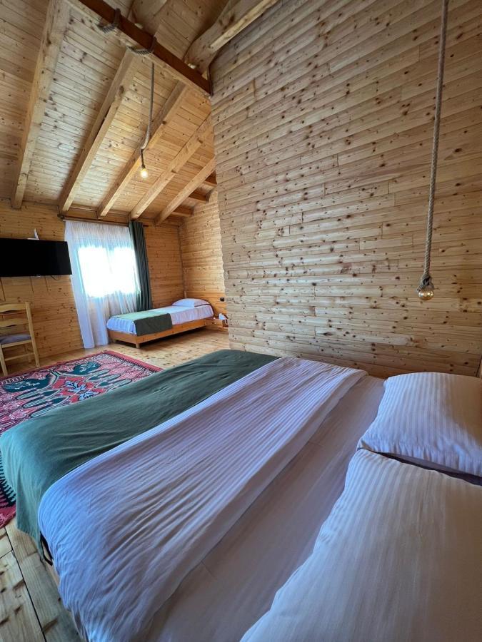 Wooden House Hotel Canaj Buitenkant foto