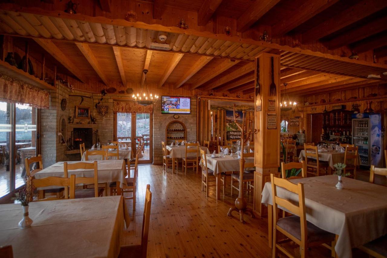 Wooden House Hotel Canaj Buitenkant foto